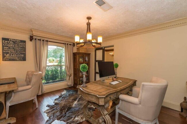Foto del edificio - 5970 Pinkstaff Ln