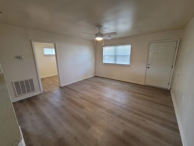 Building Photo - 612 N Kelly St