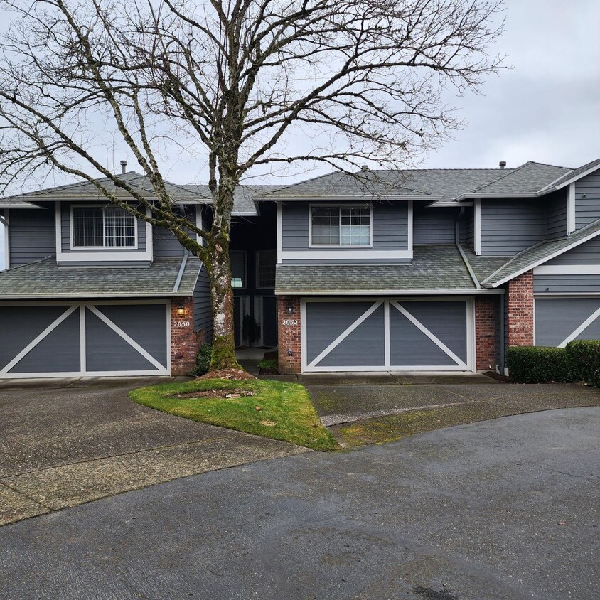 Foto principal - Spacious Double Primary Home in West Linn