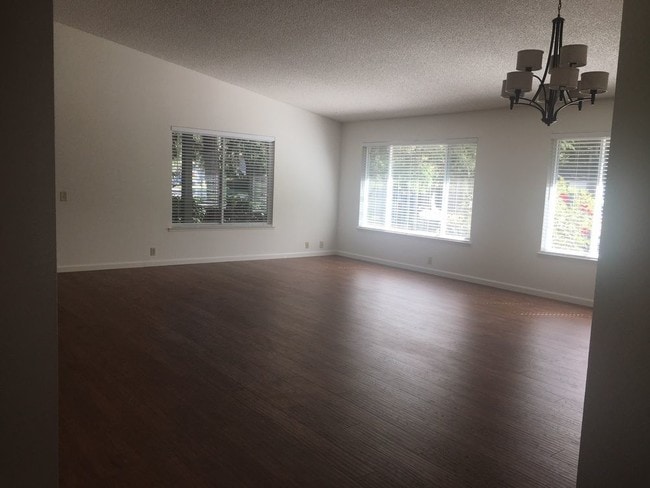 Building Photo - 4750 Country Club Drive