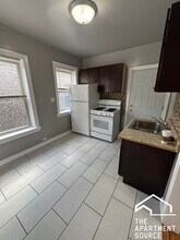 Building Photo - 4027 W Melrose St