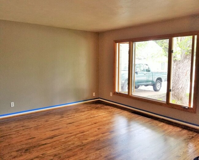 Building Photo - Cozy 3 Bedroom Home Near Hampden and I-25....