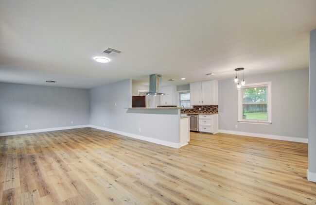 Foto del edificio - 4914 W 43rd St