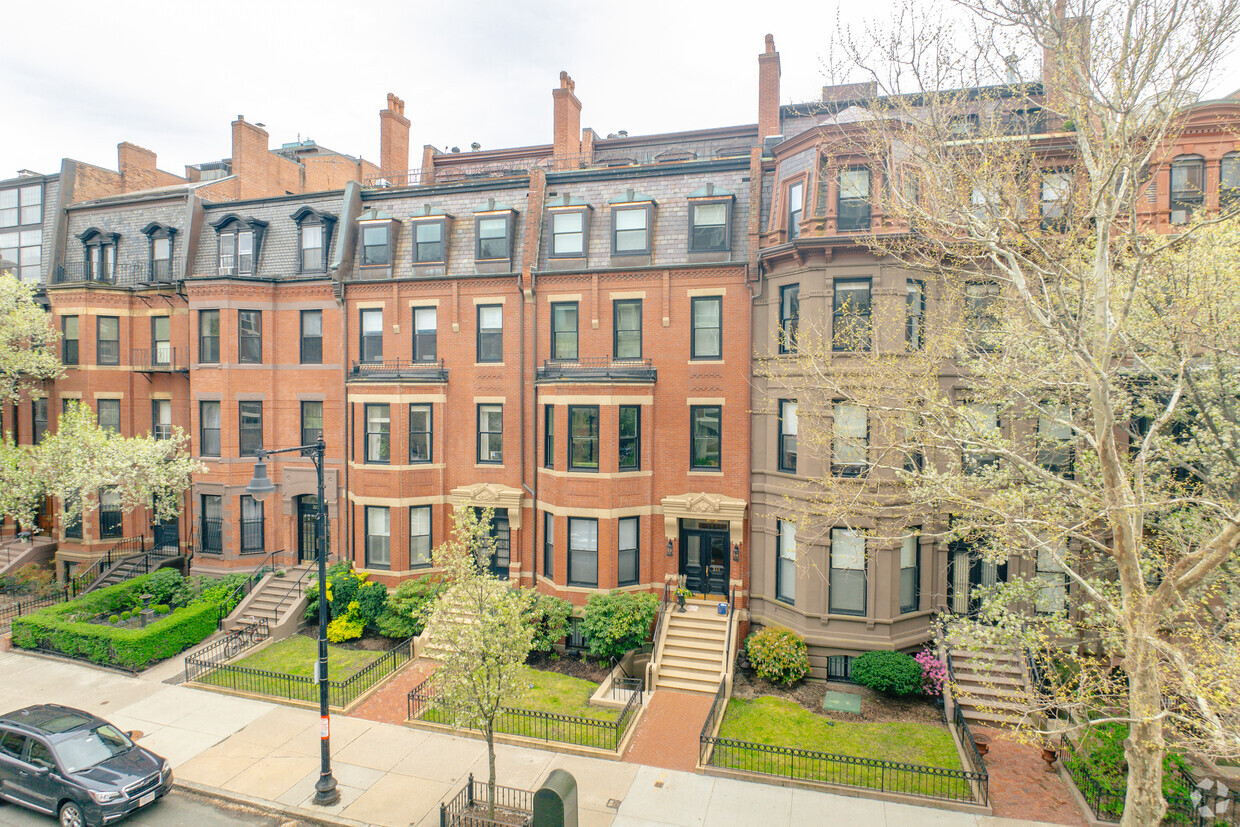 341 Beacon Street - 341 Beacon St