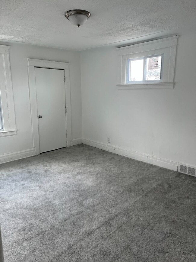 Building Photo - 6307/6311 Woodrow - Paralev LLC