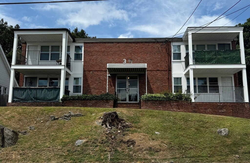 Primary Photo - 30 Bay State Rd