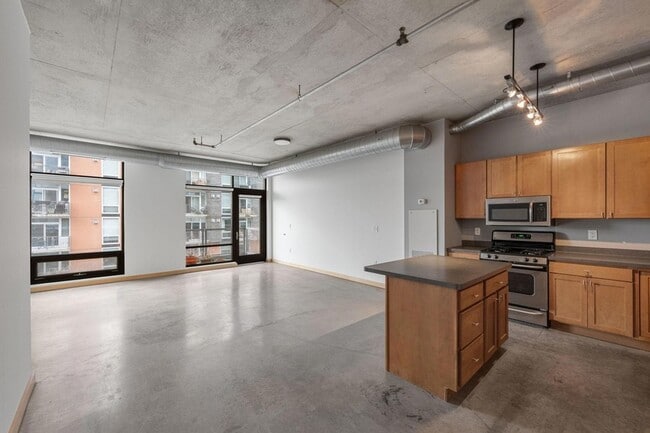 Building Photo - 720 N 4th St