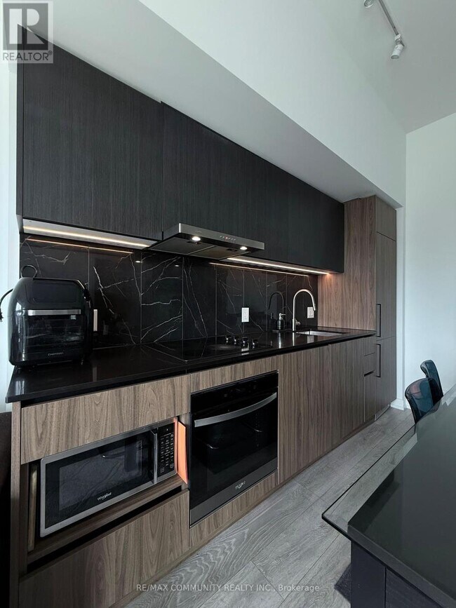 Photo du bâtiment - 1100 Sheppard Ave W