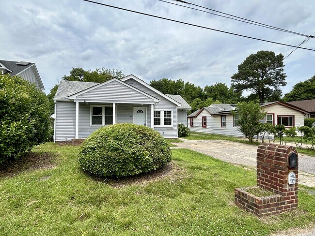 Building Photo - 161 Hughes Ave