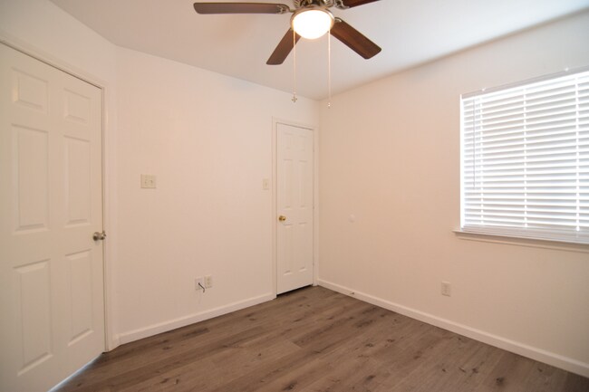 Building Photo - 5203 Donegal Bay Ct