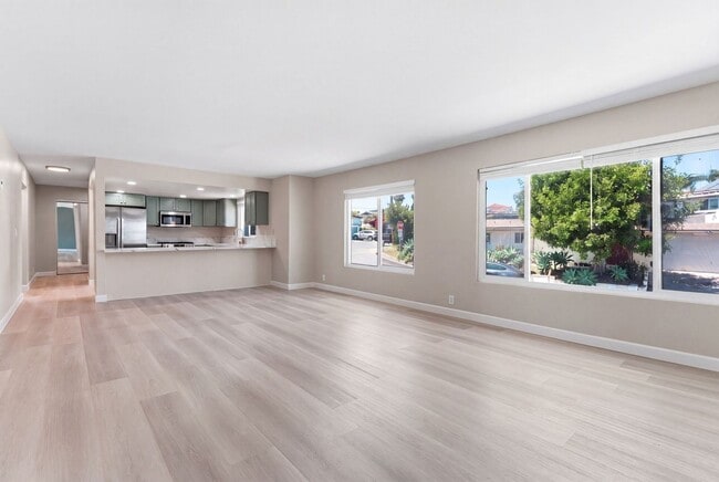 Building Photo - 211 Avenida Monterey