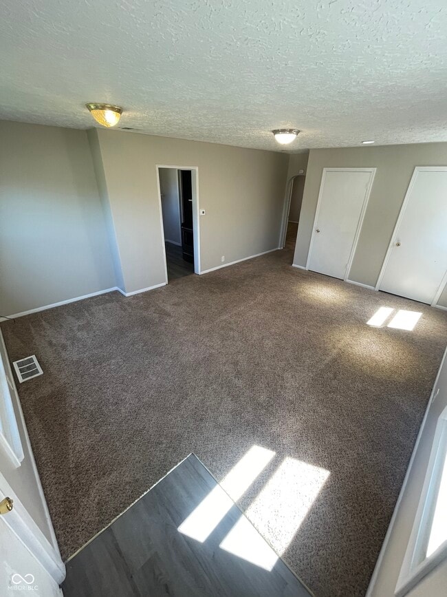 Building Photo - 241 N 19th Ave