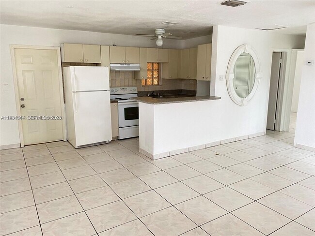 Building Photo - 3621 SW 46th Ave