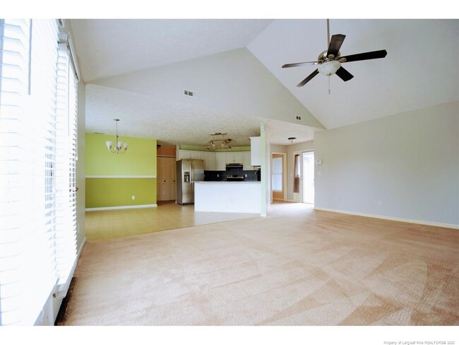 Building Photo - 6901 Bone Creek Dr