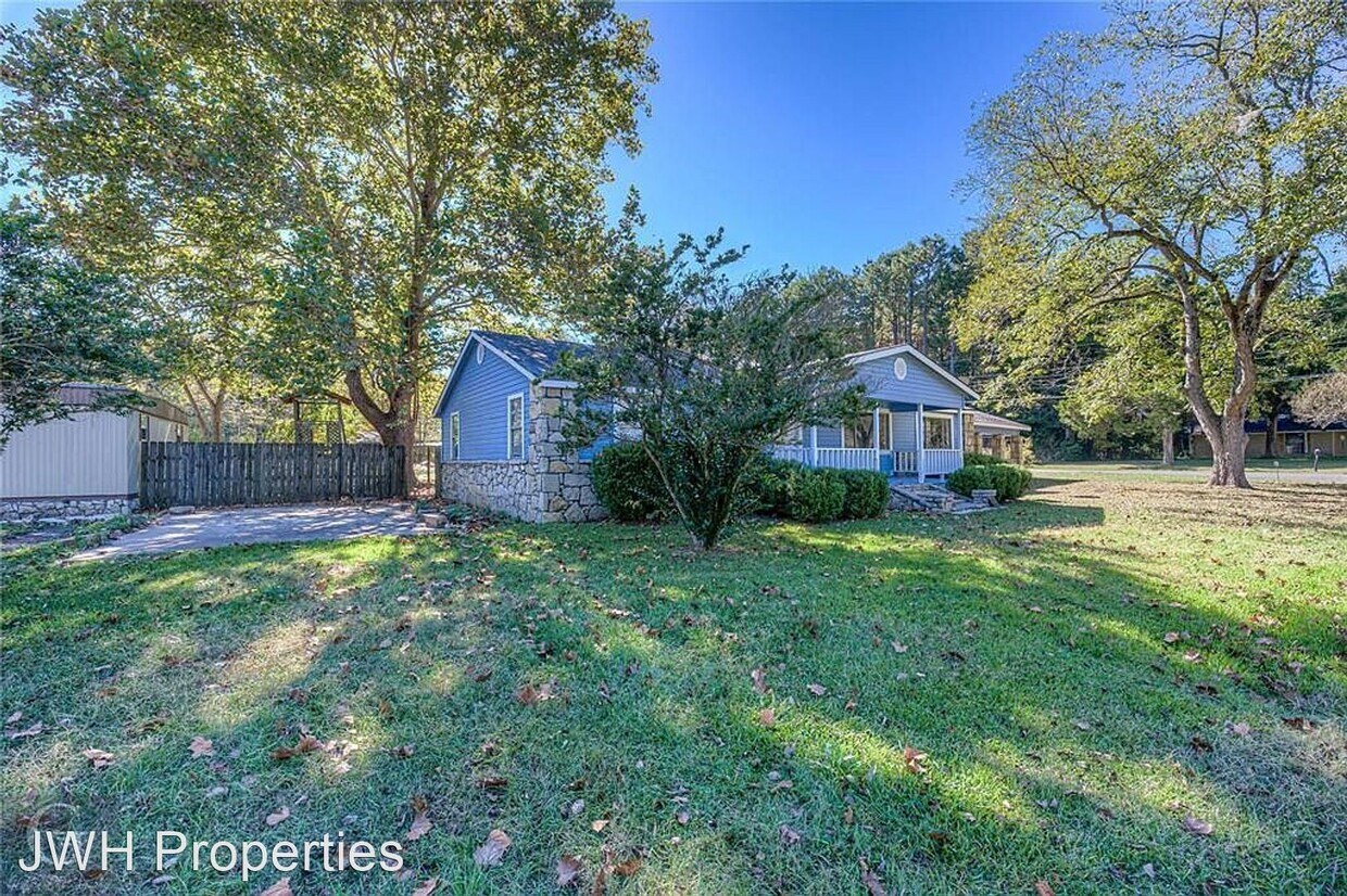 Foto principal - 3 br, 2 bath House - 111 Watson Rd