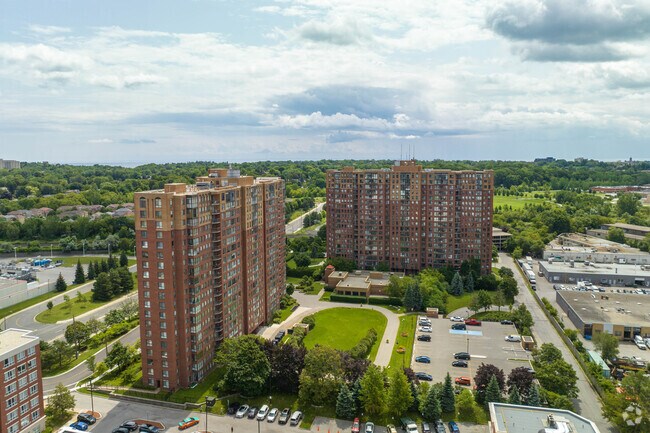 Photo aérienne - 320 Mccowan Rd