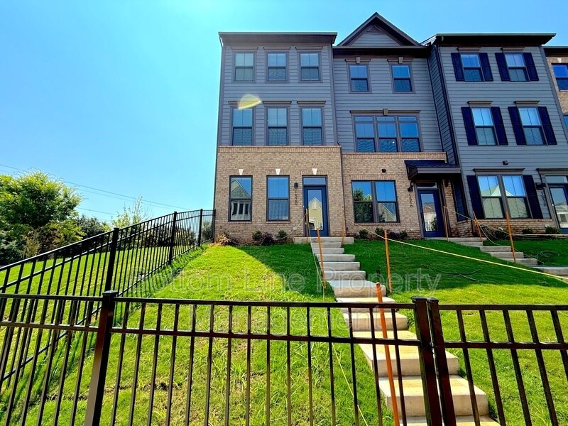 Primary Photo - 1520 Samuel St