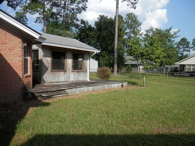 Building Photo - 631 Windhaven Dr