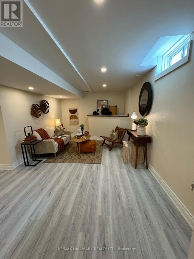 Building Photo - 248 Crossland Gate
