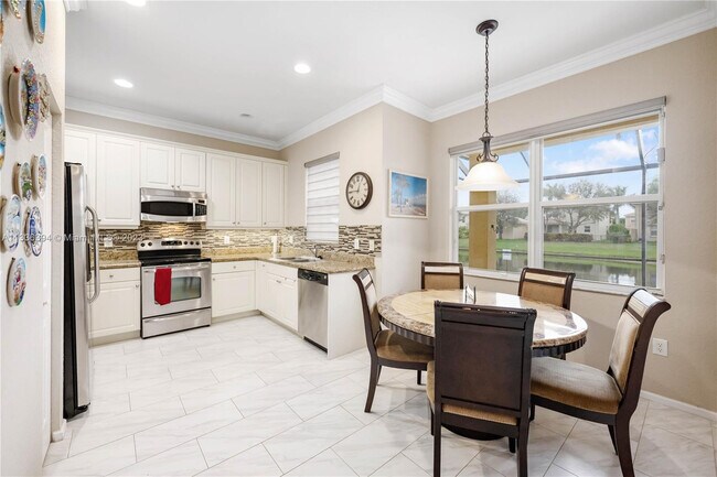 Foto del edificio - 7841 Jewelwood Dr