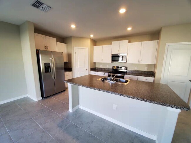Building Photo - 10220 Amazing Grace Ave
