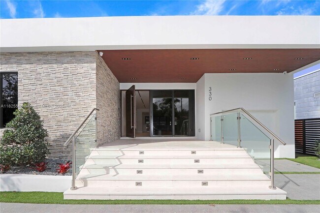 Foto del edificio - 330 SW 19th Rd
