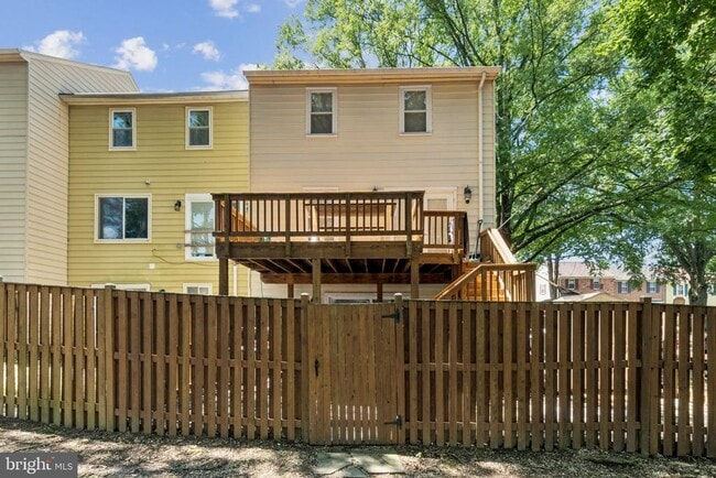 Building Photo - 8358 Stationhouse Ct