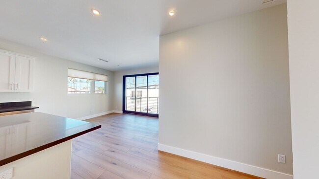 Foto del edificio - 212-214 IB Blvd.