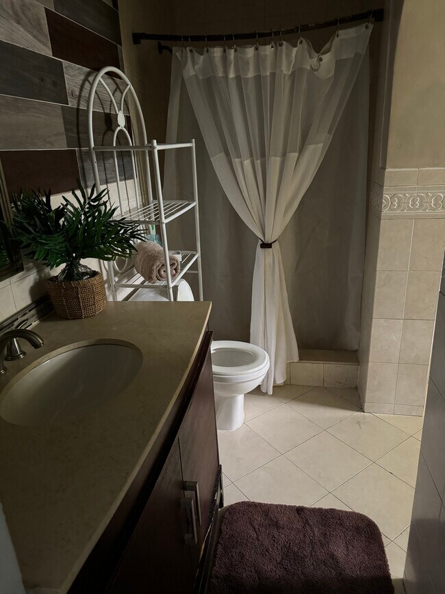 Ducha en el baño principal - 17121 NW 44th Ave
