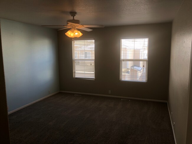 Foto del edificio - Stetson Hills Townhome