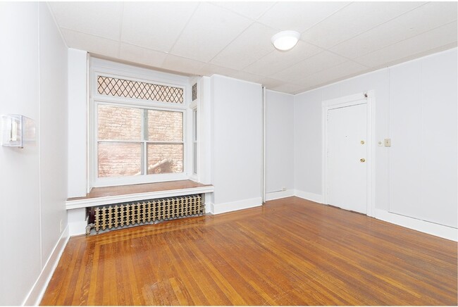 Building Photo - 338 Madison Ave