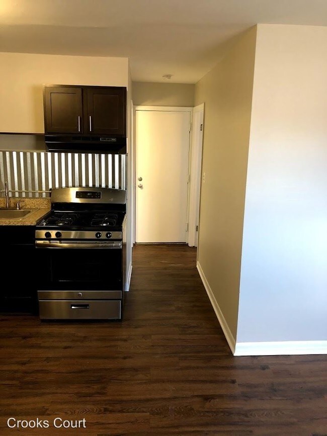 Building Photo - 1 br, 1 bath Apartment - 2005 Crooks