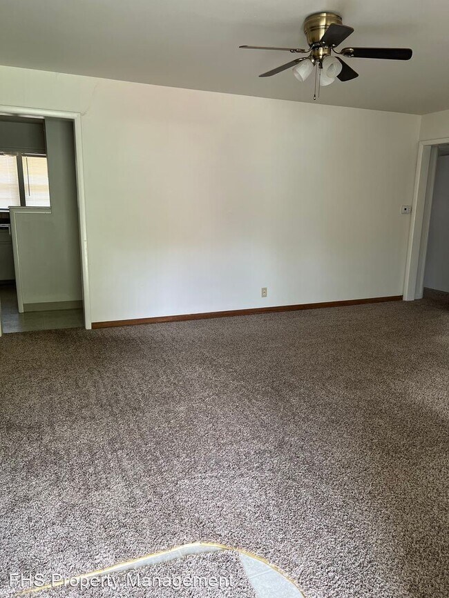 Building Photo - 3 br, 1 bath House - 1908 S Weller Ave