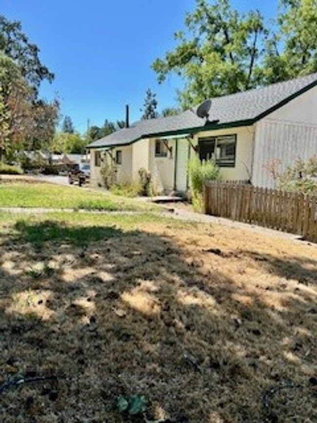 Building Photo - 1 Bedroom Bungalow