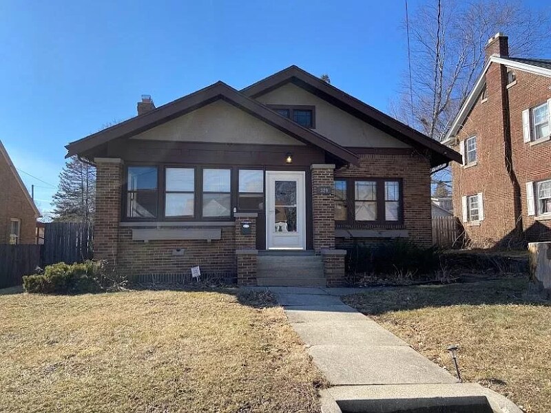 Primary Photo - 329 St Louis Ave