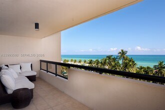 Building Photo - 2555 Collins Ave