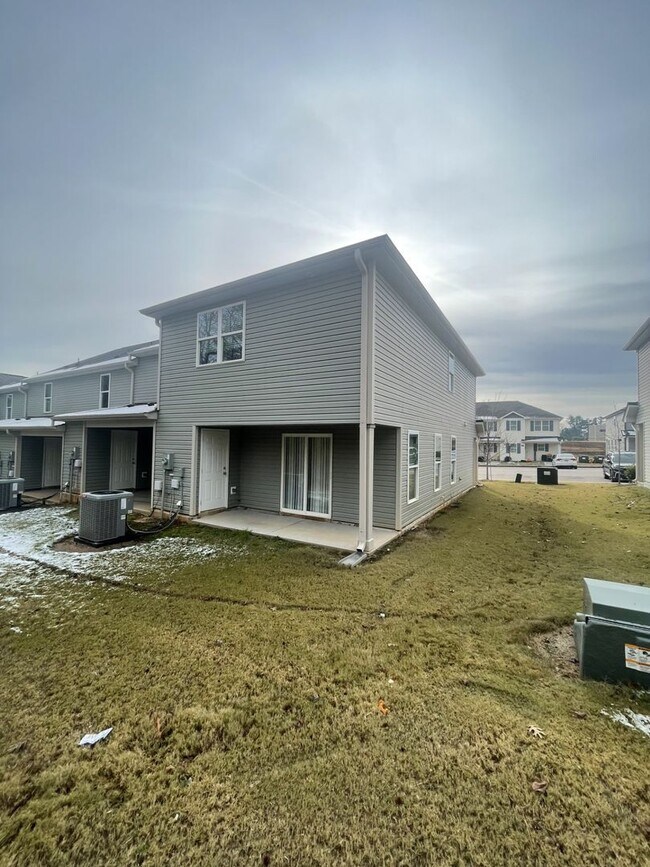 Foto del edificio - 3 Bedroom 2.5 Bath Town home