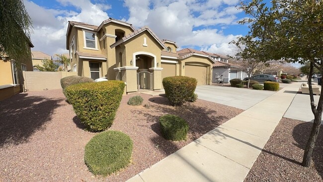 Building Photo - Beautiful 4 Bedroom - 2.5 Bath with Lots of Bonuses - Gilbert