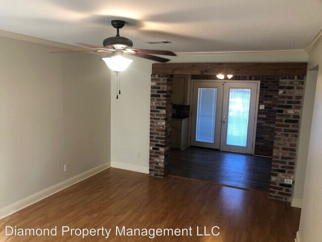 Building Photo - 3 br, 1.5 bath House - 1210 Ella Circle