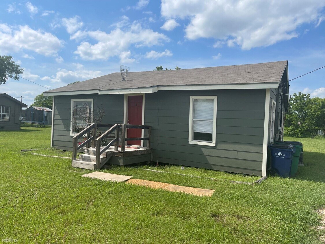 Primary Photo - 2 br, 1 bath House - 204 W Bailey St