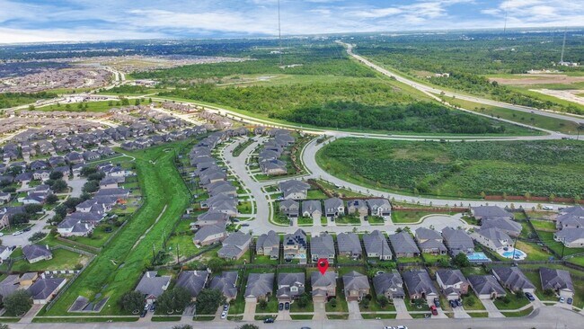 Foto del edificio - 3210 Aldridge Dr