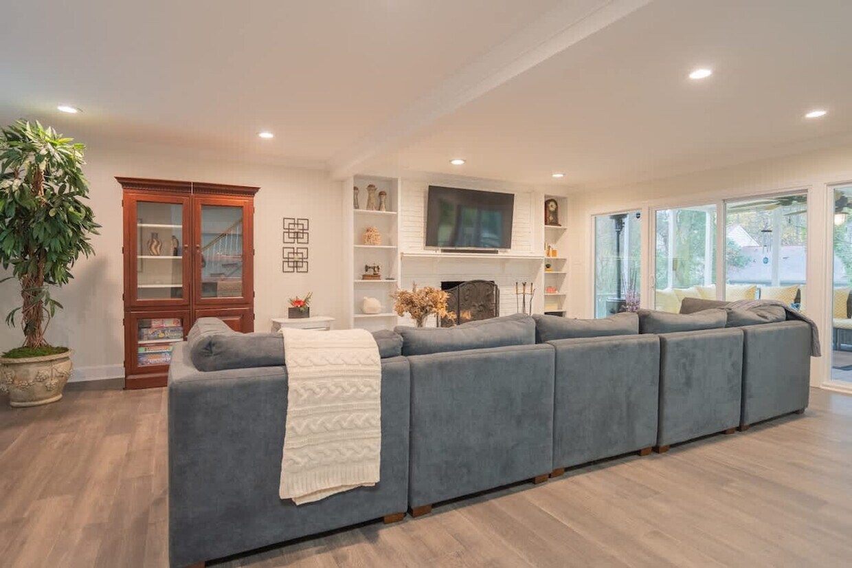 Foto principal - 805 Silver Leaf Pl