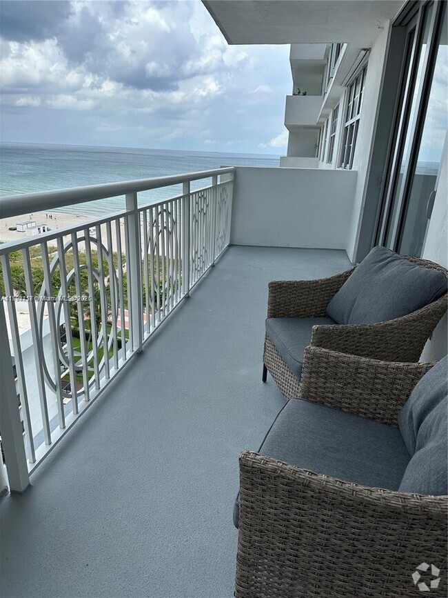 Building Photo - 5825 Collins Ave