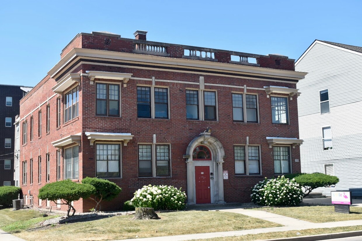 Primary Photo - 111 E Springfield Ave