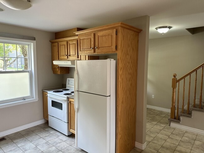 Building Photo - 3804 Memorial Dr