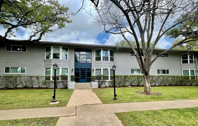 Building Photo - 1210 Windsor Rd