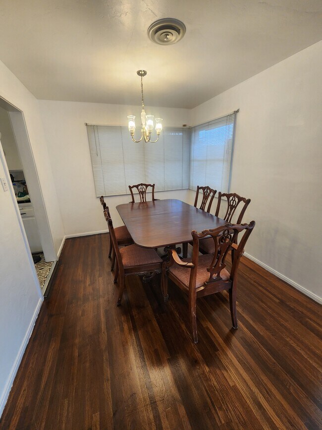 Foto del edificio - 2119 Wingland Dr