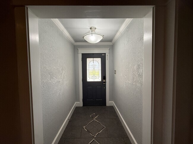 Foto del edificio - 12063 Dishman Rd