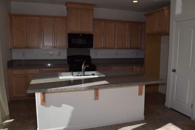 Foto del edificio - 9081 Hourglass Cir