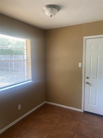 Foto del edificio - 6435 Leaning Oaks St